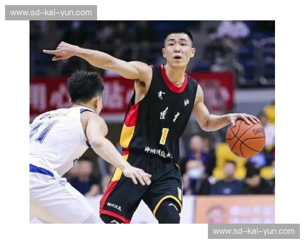 巅峰对决：上海男篮激战深圳，龙腾虎跃，谁主沉浮？